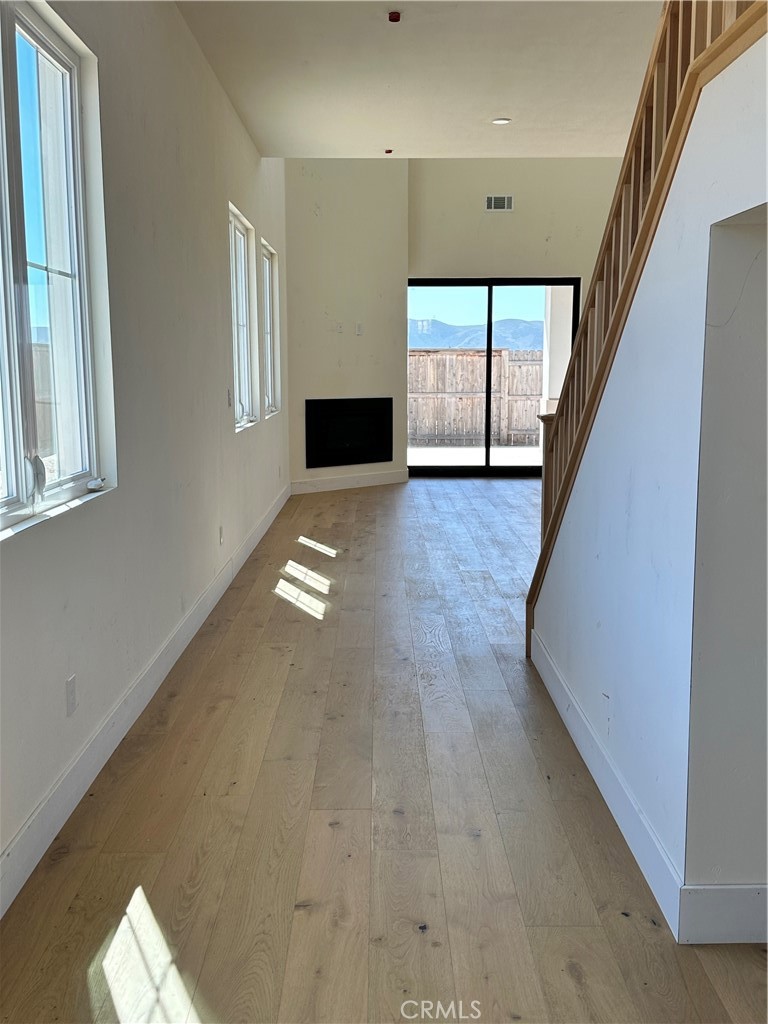 5833 Morning Glory Drive Property Photo 4