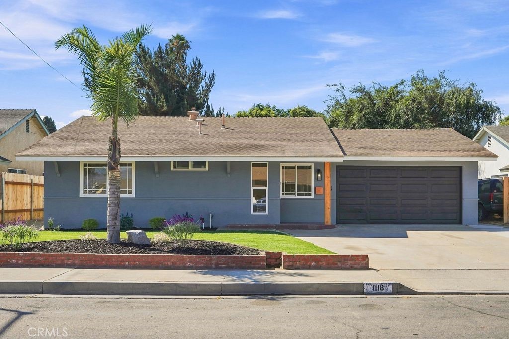 1118 Dena Property Photo 1