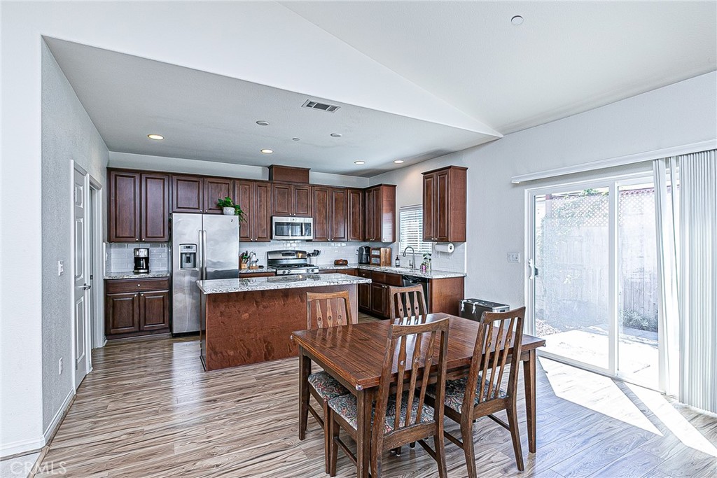 1452 W Beacon Property Photo 11