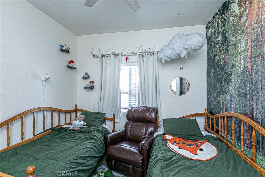 1452 W Beacon Property Photo 24