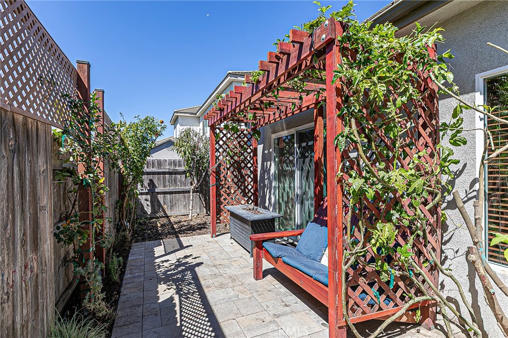 1452 W Beacon Property Photo 32