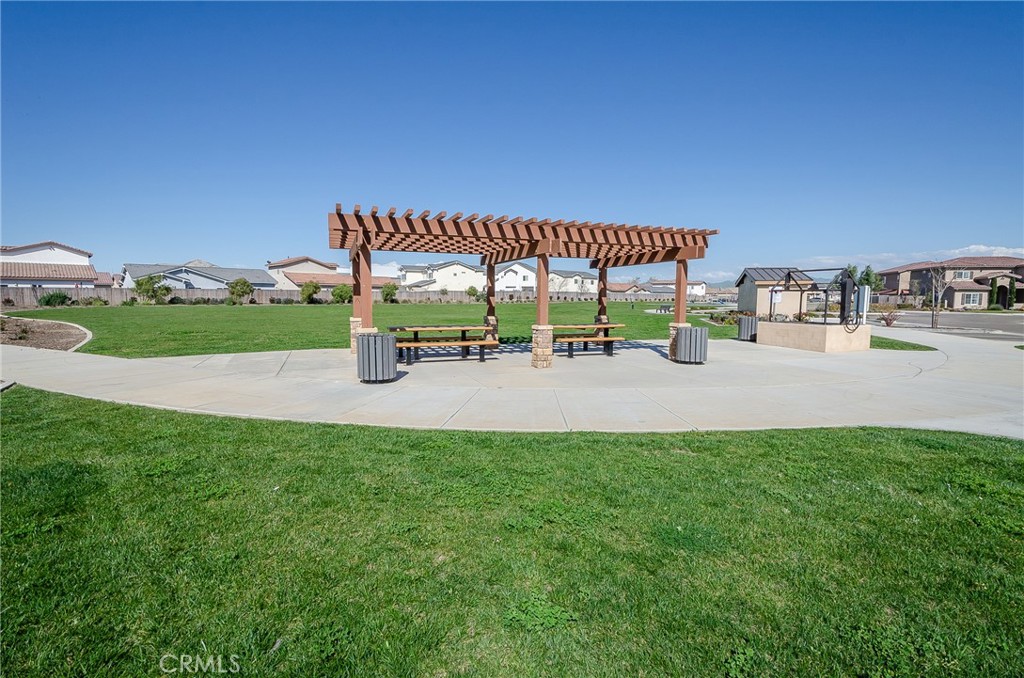 1452 W Beacon Property Photo 35