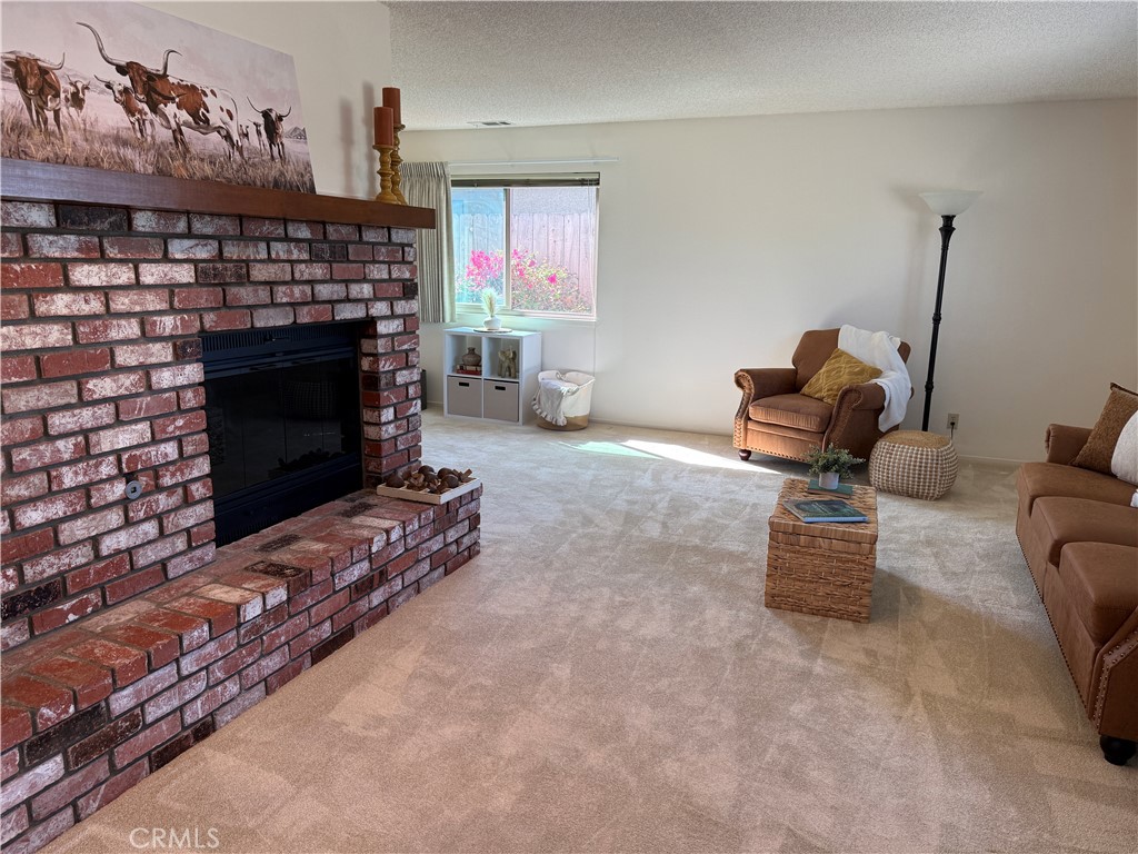 1123 Fair Oaks Property Photo 3