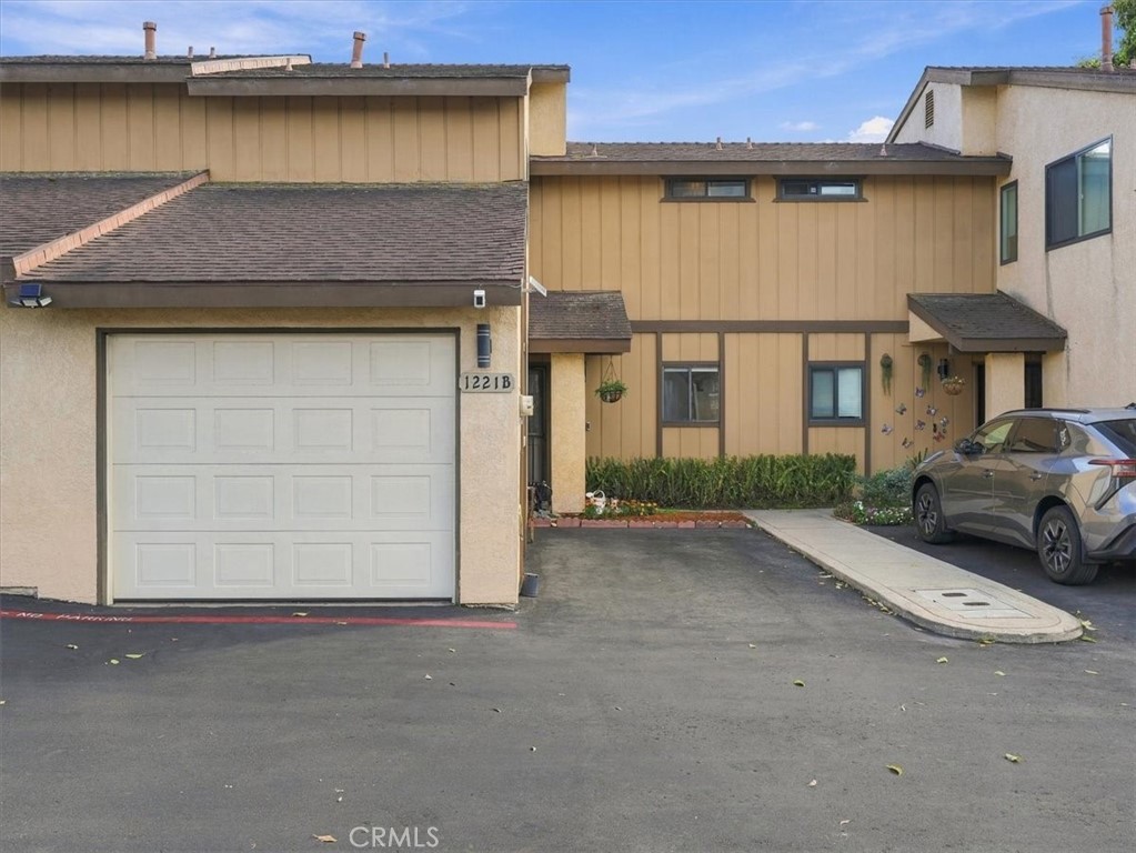 1221 Farroll Avenue B Property Photo 2