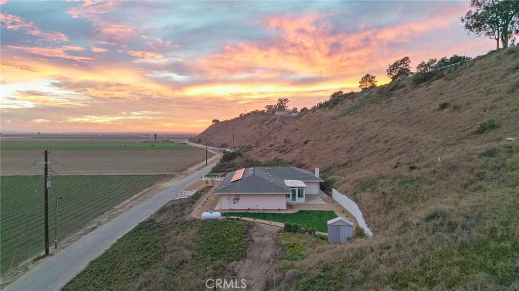 761 Riverside Roas Property Photo 2