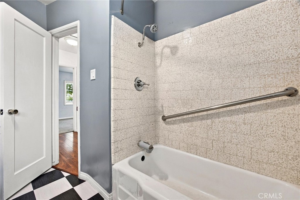 1904 Radiance Property Photo 19