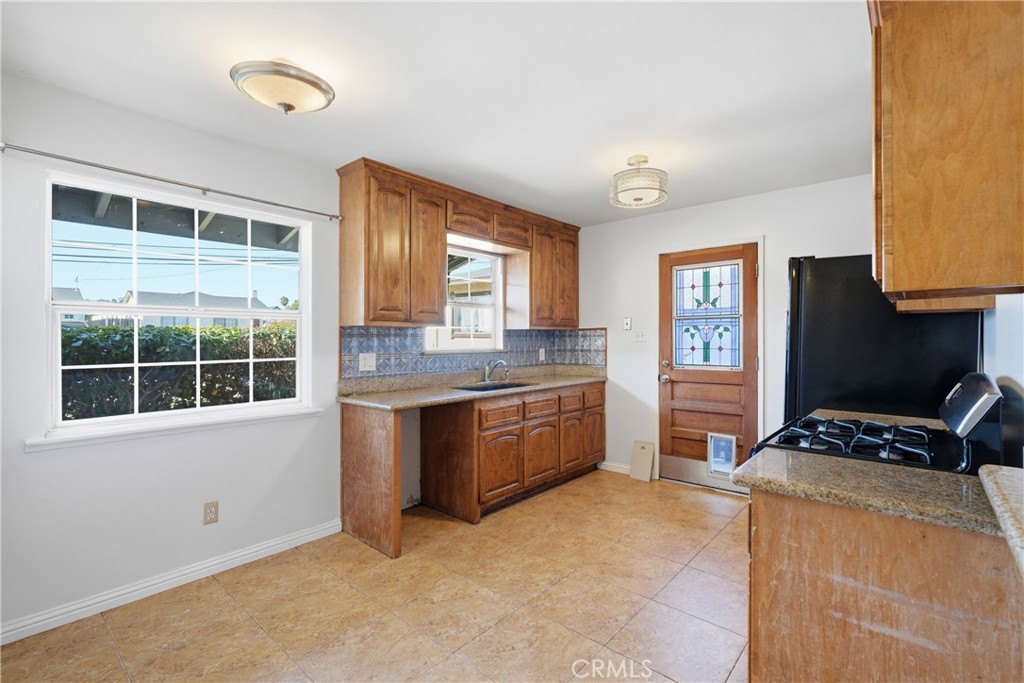 617 Cornwall Property Photo 5