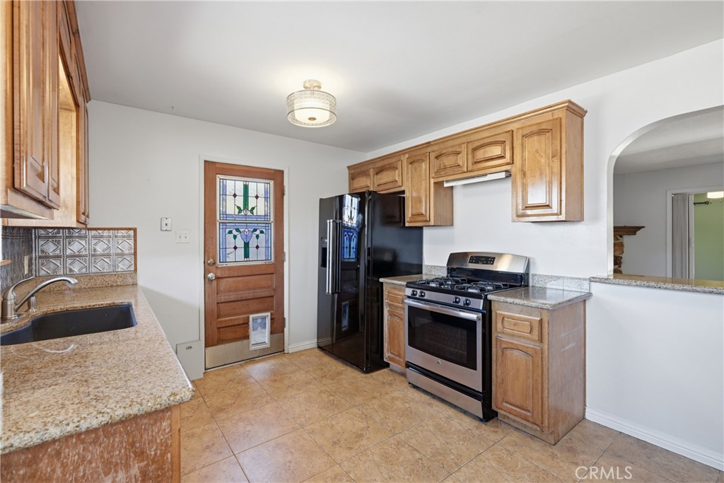 617 Cornwall Property Photo 6