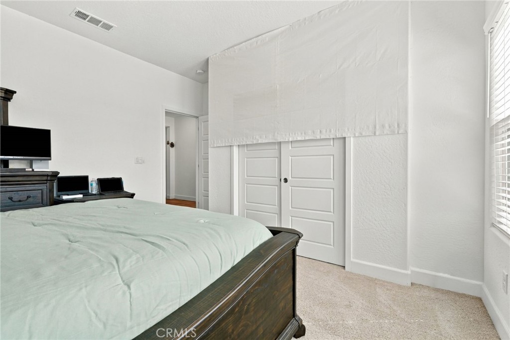 102 E Tyler Avenue Property Photo 8