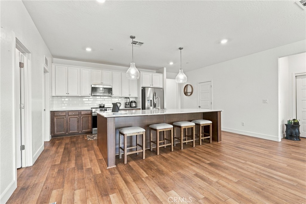 102 E Tyler Avenue Property Photo 15
