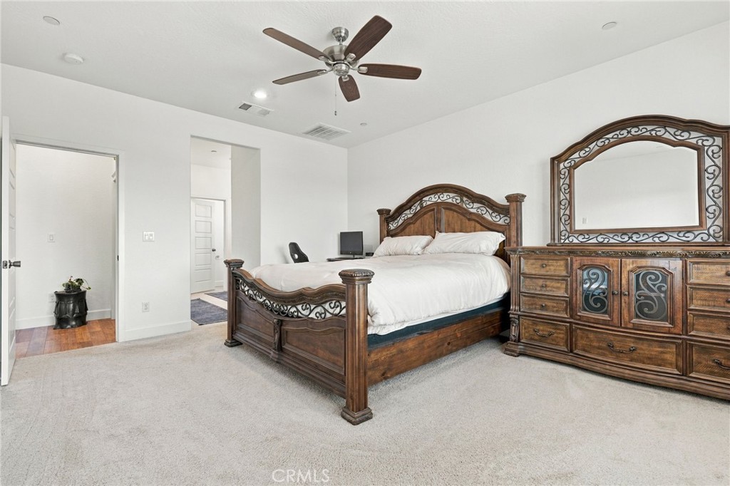 102 E Tyler Avenue Property Photo 32