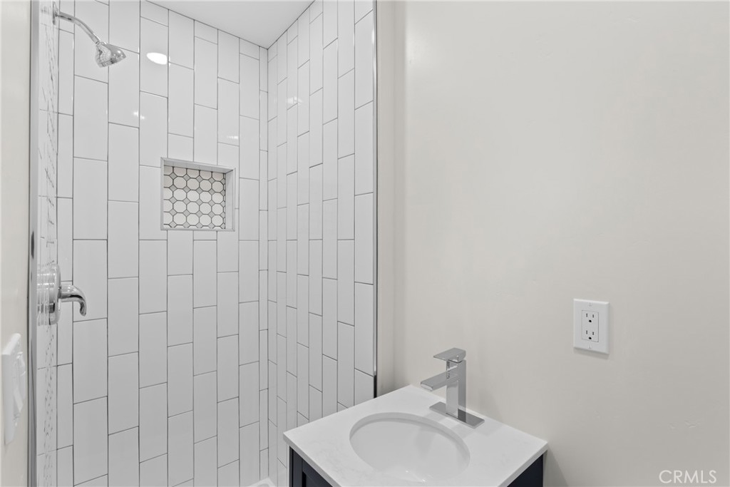 4406 Cedar Property Photo 16