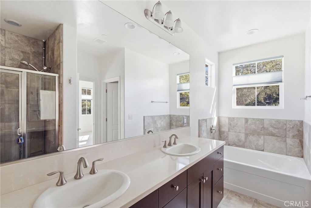9465 Casa Bella Court Property Photo 12