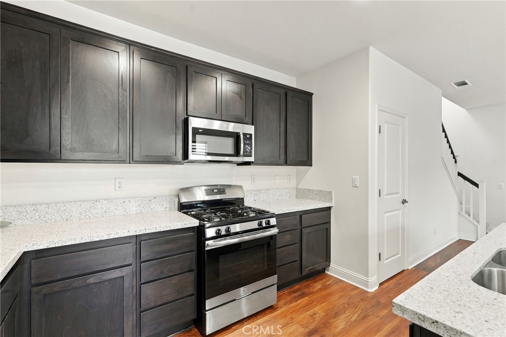 1902 Sterling Place Property Photo 6