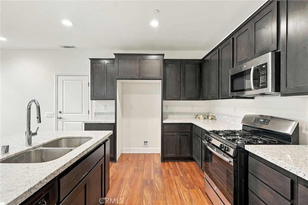 1902 Sterling Place Property Photo 7