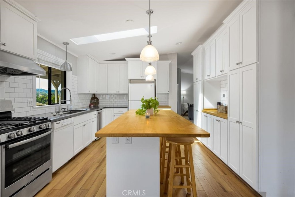 4145 Welsh Property Photo 8