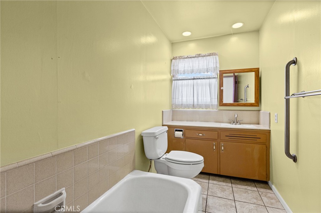903 Sandalwood Avenue Property Photo 27
