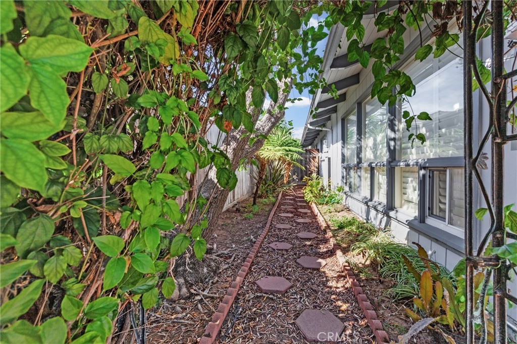 903 Sandalwood Avenue Property Photo 32