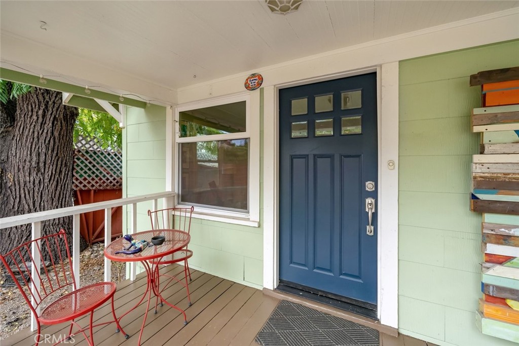 2032 Olive Street Property Photo 5