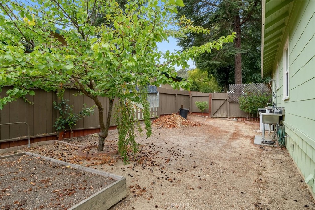 2032 Olive Street Property Photo 30