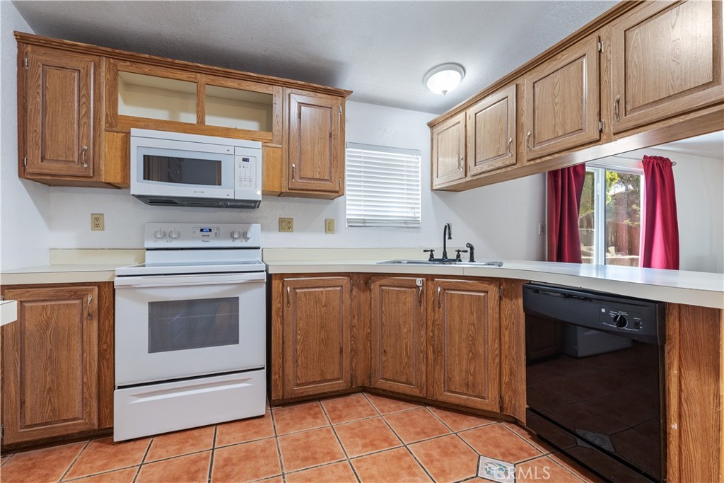 4195 Hackney Way Property Photo 3