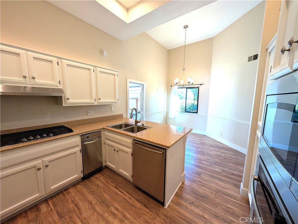 1508 Oakridge Park Property Photo 11