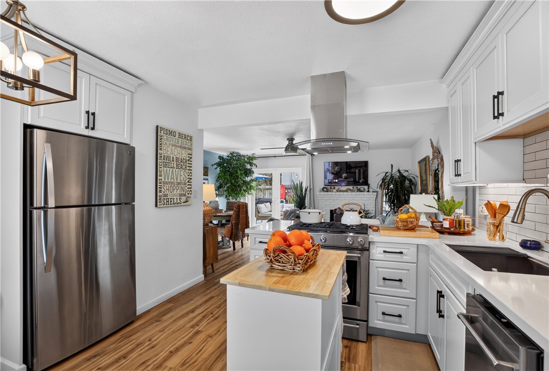1590 Manhattan Property Photo 1