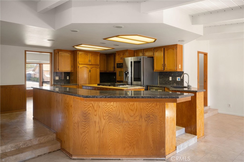 350 Walnut Property Photo 6
