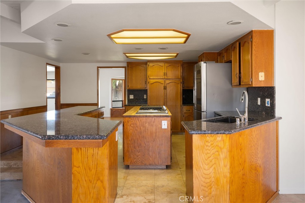 350 Walnut Property Photo 7