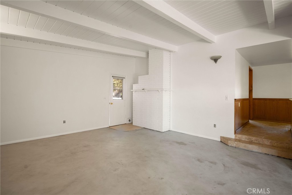 350 Walnut Property Photo 14
