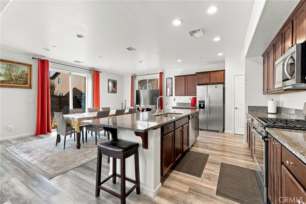 7099 N Shiraz Property Photo 4
