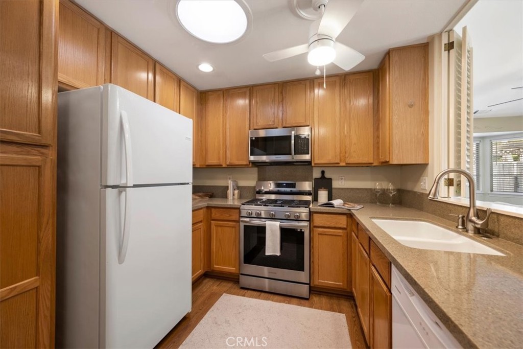 895 Naples Street Property Photo 14