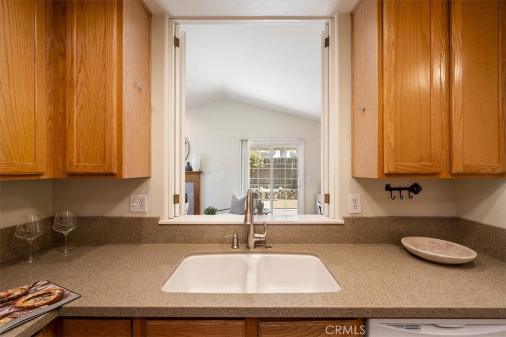 895 Naples Street Property Photo 16