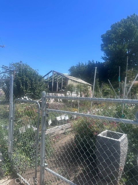 503 S Curry Property Photo 3