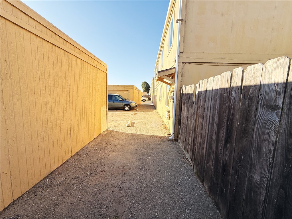 1804 S Thornburg Property Photo 3