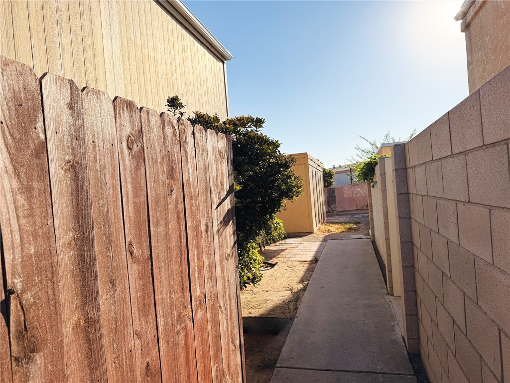 1804 S Thornburg Property Photo 6