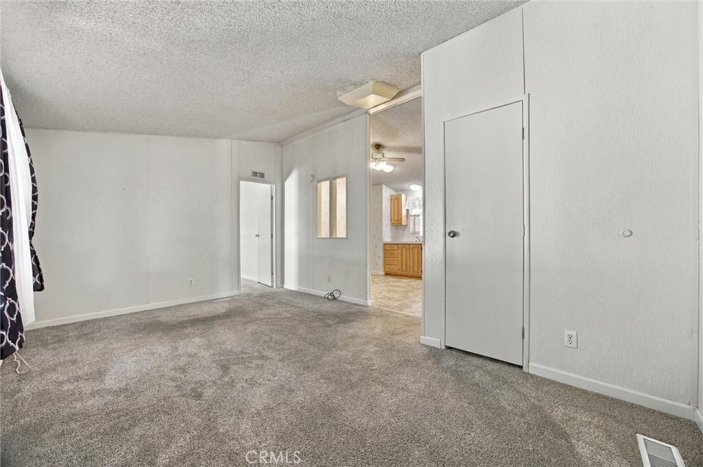 1301 Taft Highway Property Photo 5