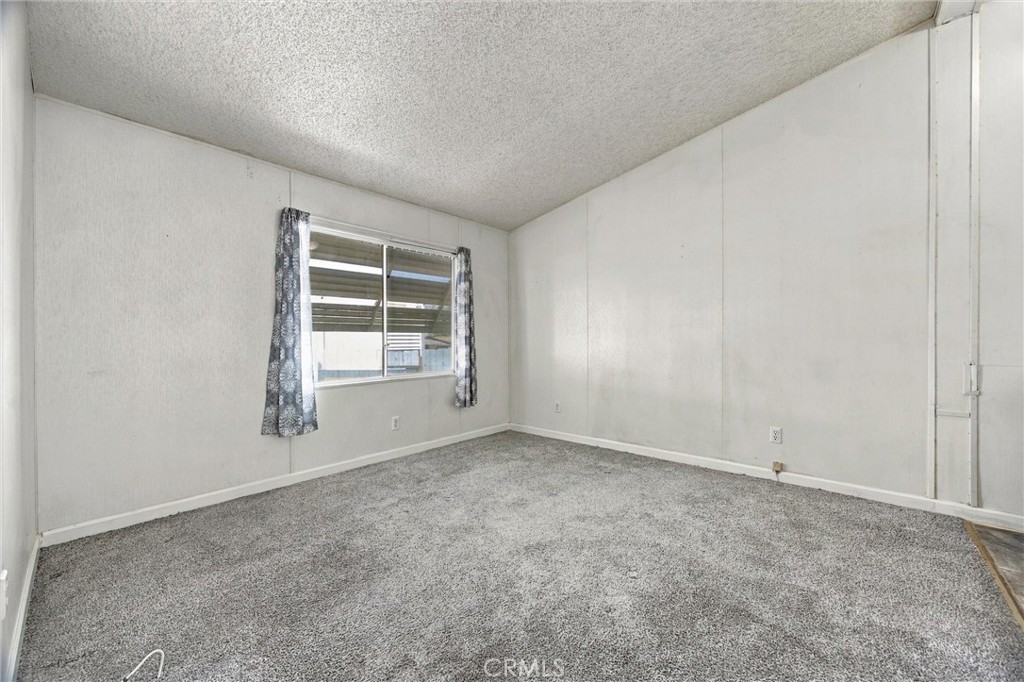 1301 Taft Highway Property Photo 14