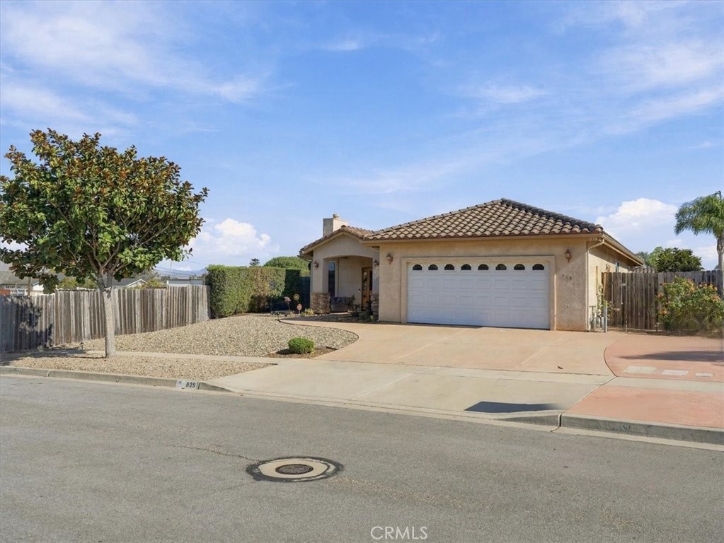 839 Theodora Street Property Photo 7