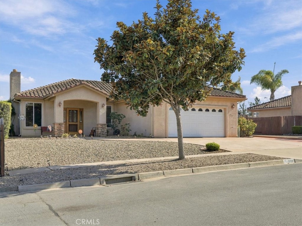 839 Theodora Street Property Photo 8