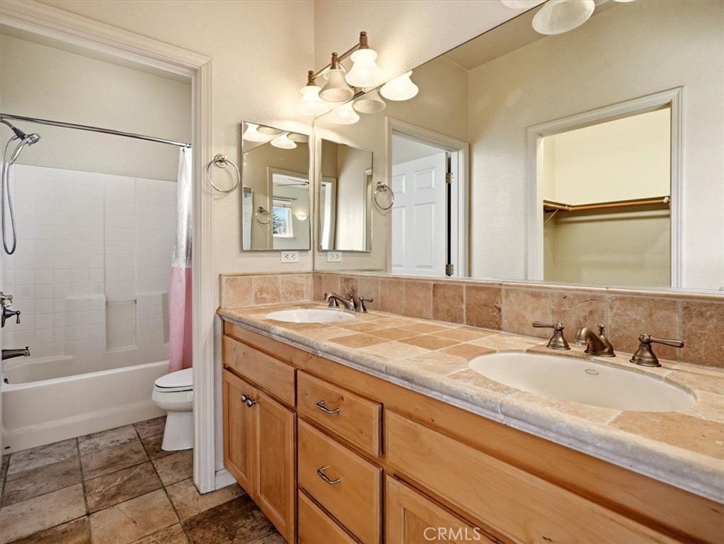 839 Theodora Street Property Photo 33