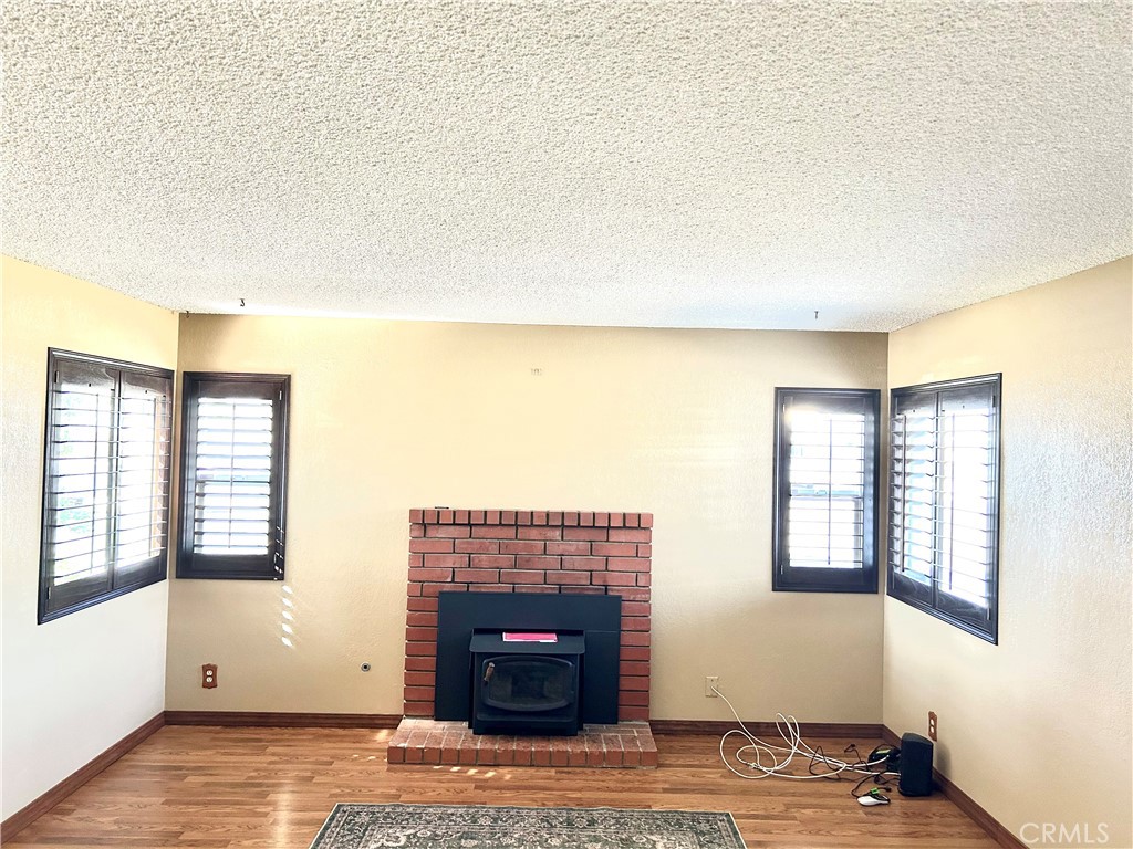 1208 Clinton Court Property Photo 8