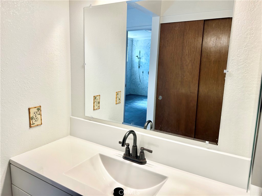 1208 Clinton Court Property Photo 15