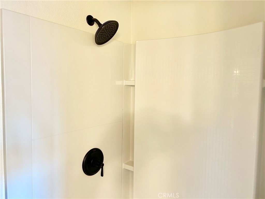 1208 Clinton Court Property Photo 16