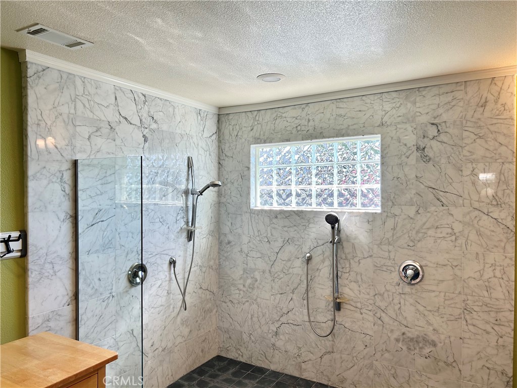 1208 Clinton Court Property Photo 23