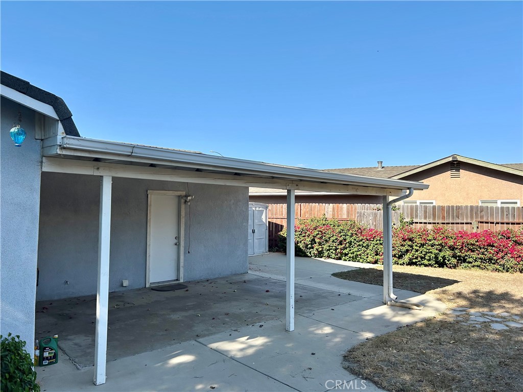 1208 Clinton Court Property Photo 24