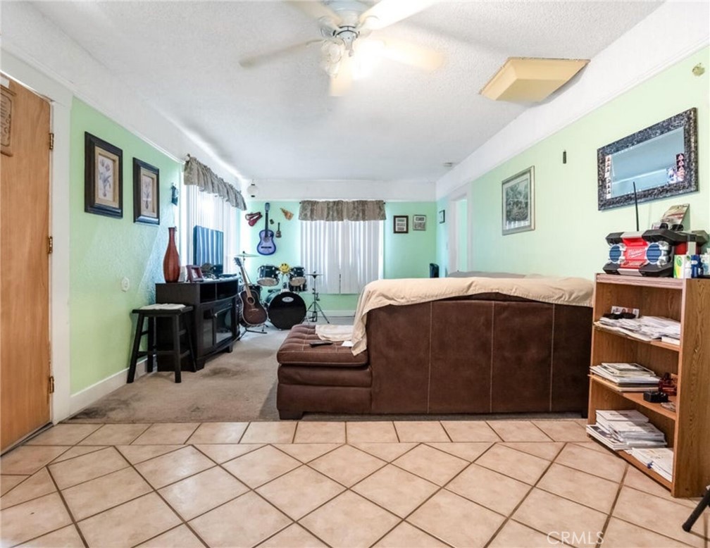 414 W Cameron Property Photo 4