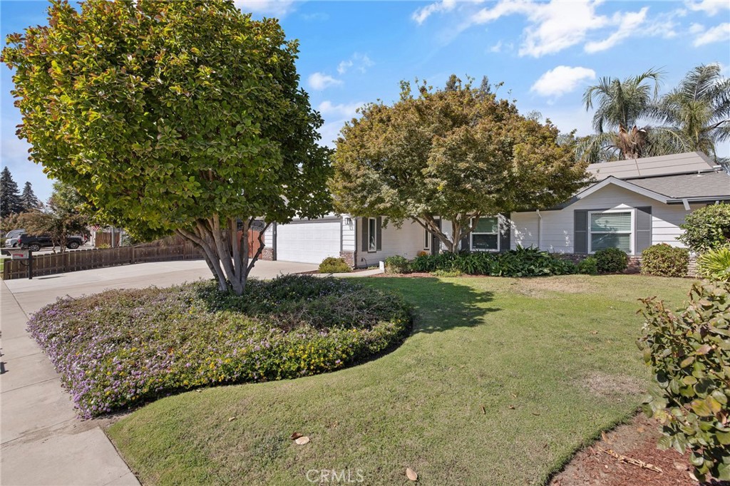 2632 E Paradise Property Photo 1