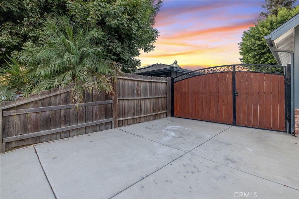 2632 E Paradise Property Photo 51
