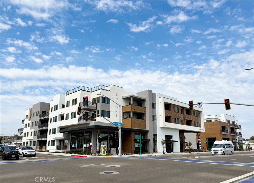 401 W Grand Avenue 1-1 Property Photo 1